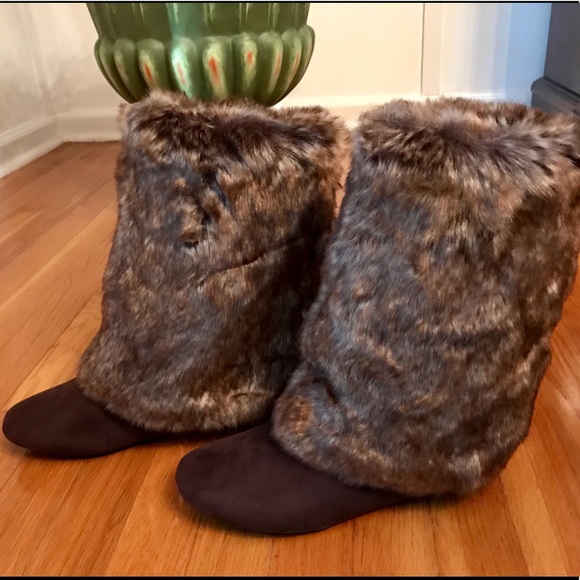Shoes - Brown Fur-Lined Boots